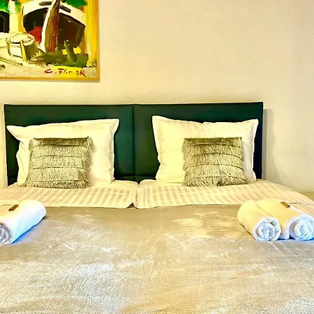 Apartment A1 Sea Downtown & Protected Parking *